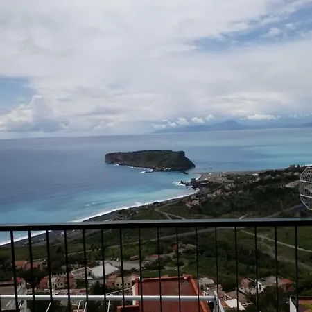 La Terrazza Sull Isola Di Dino Semesterbostad *